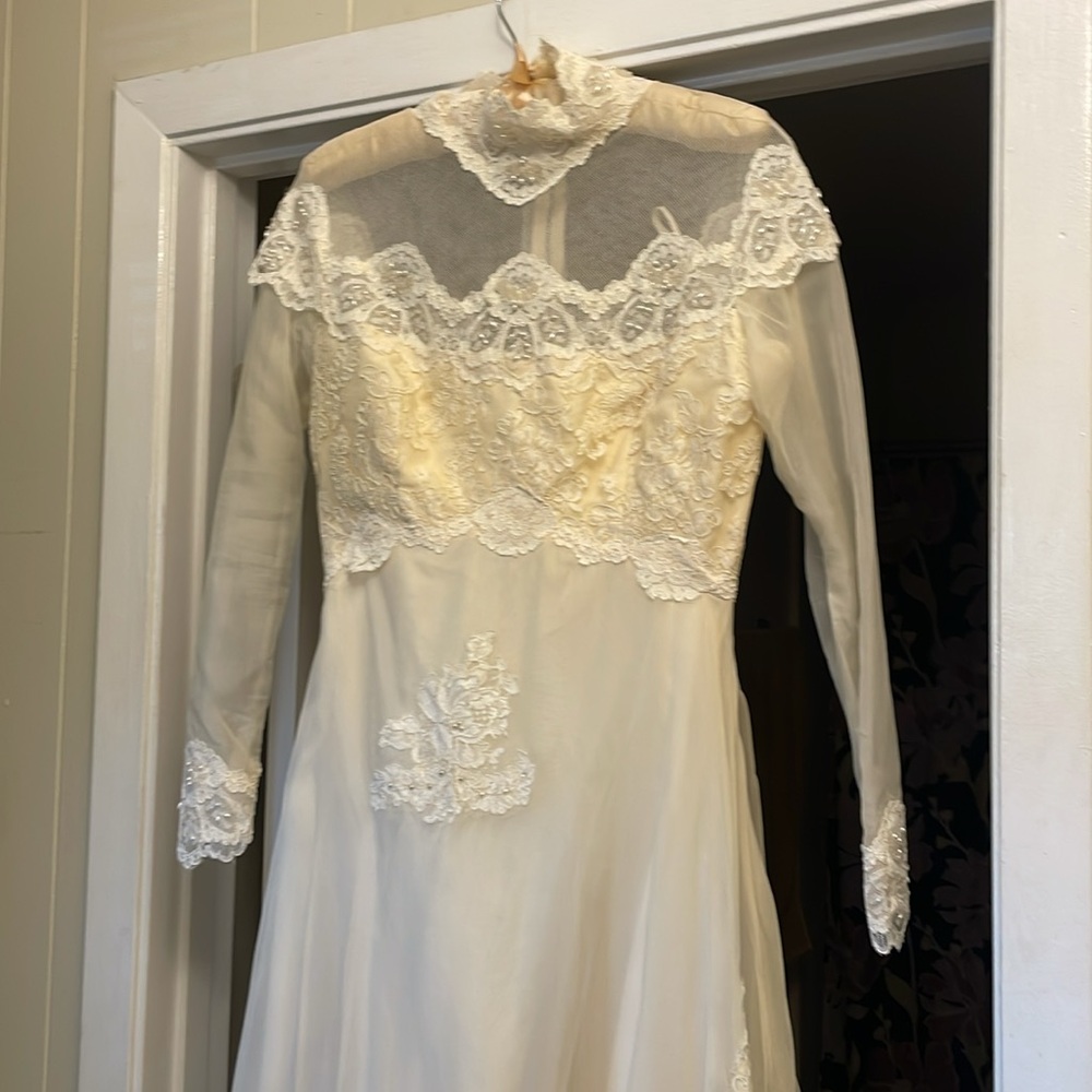 Alfred Angelo vintage Cream Lace bridal wedding gown